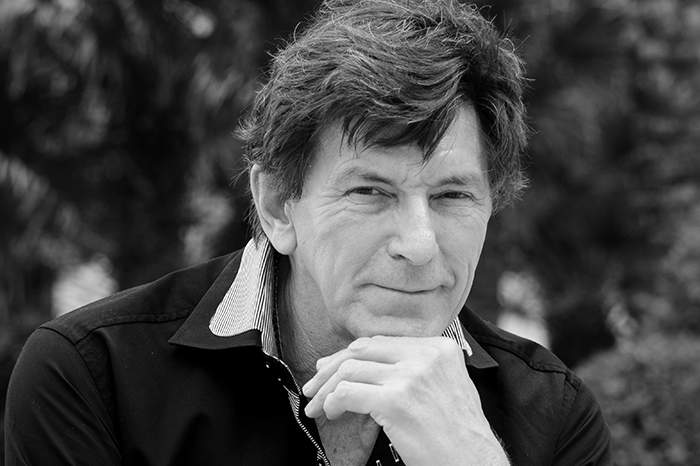 black and white picture of Dr Des Fernandes